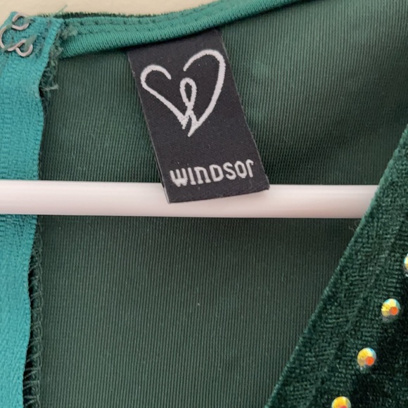 Hunter green velvet dress by Windsor - Picture 2 of 5